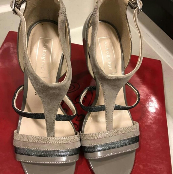 AUTOGRAPH - Picture 6 of 8